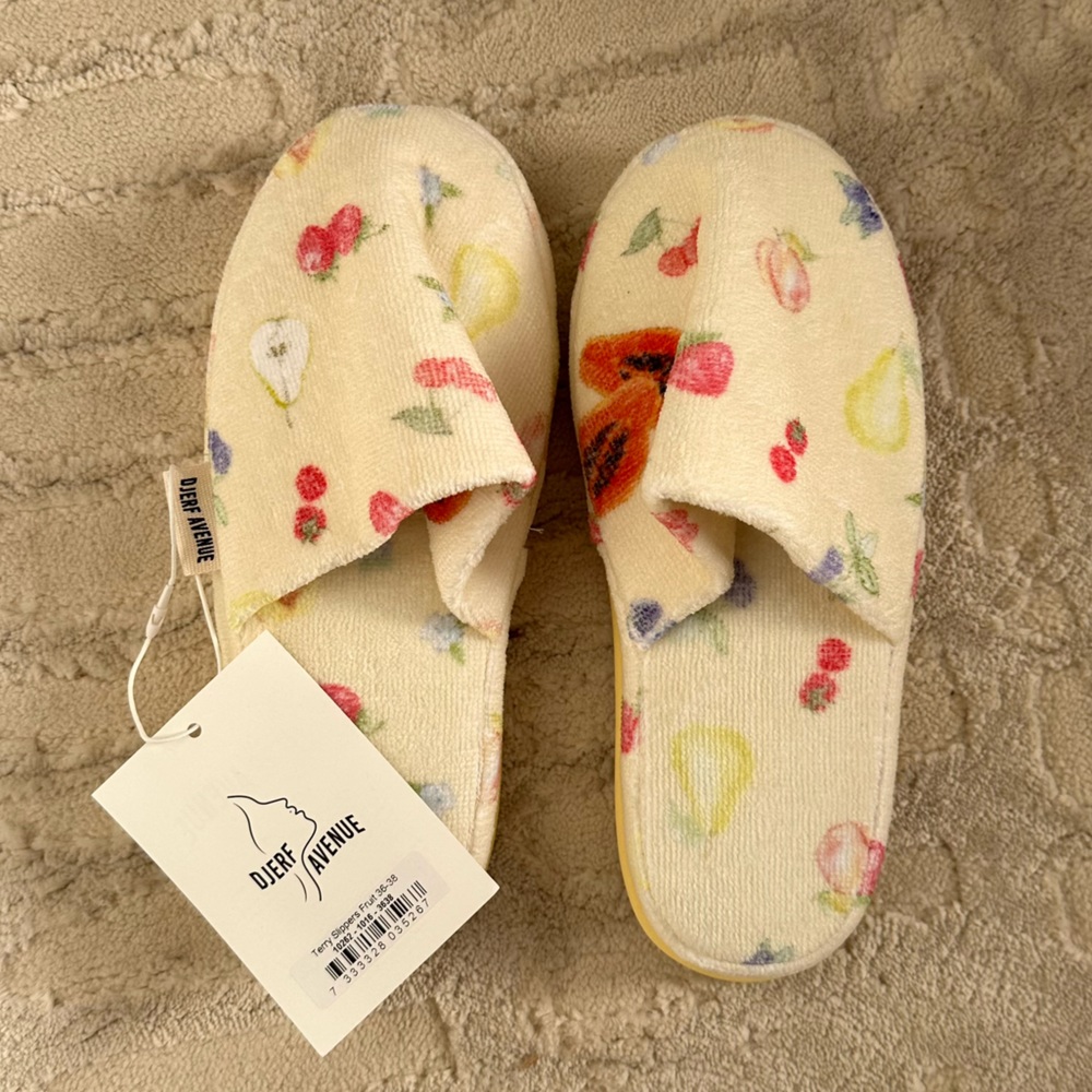 Djerf avenue Terry Slippers Fruit 36-38 euro (size 6-7 US) NEW WITHTAGS SOLD OUT